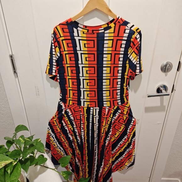 NEW BLUE, RED YELLOW AND WHITE TUNIC TOP PRINT (SIZE 3X) - Picture 5 of 5